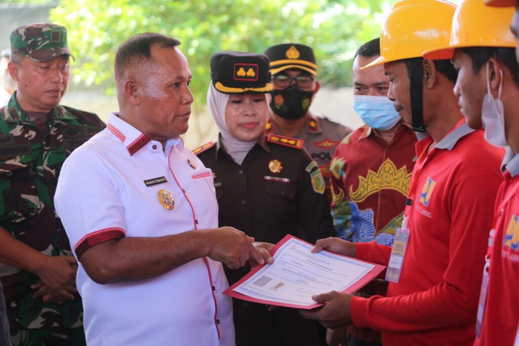 Bupati Nanang Ermanto Resmikan Groundbreaking Pembangunan Jalan Koridor Sp.Serdang-Batas Lampung Timur dan Sidomulyo-Palas