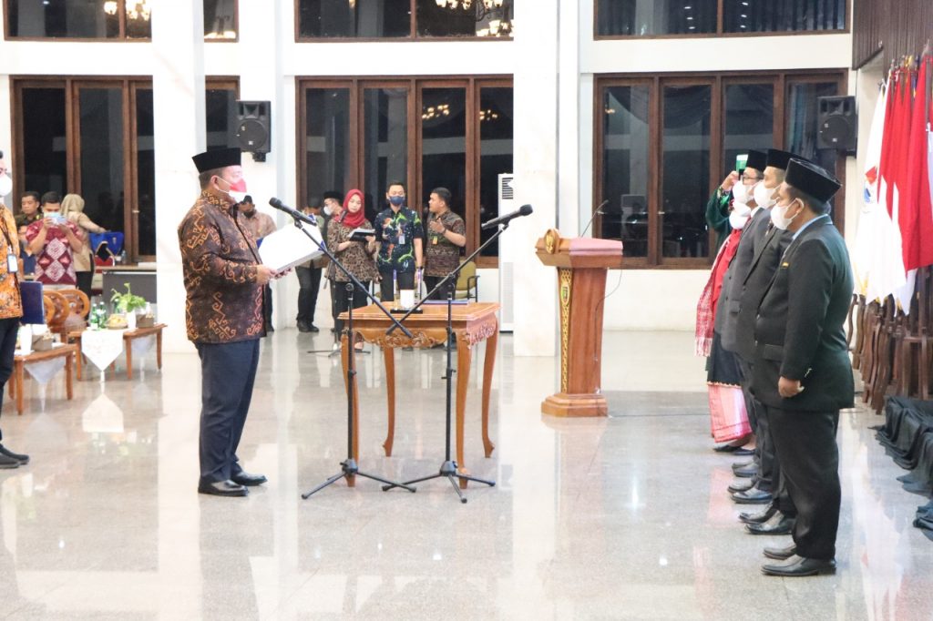 Gubernur Arinal Melantik dan Mengambil Sumpah Jabatan Pimpinan Badan Amil Zakat Nasional (Baznas) Provinsi Lampung Periode 2022-2027